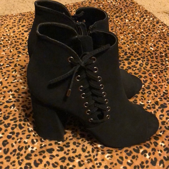 Open toe booties - Picture 2 of 2